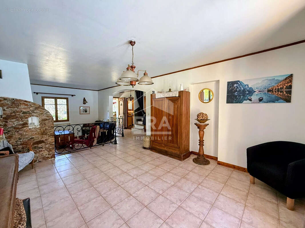 Maison à SAINT-MAXIMIN-LA-SAINTE-BAUME