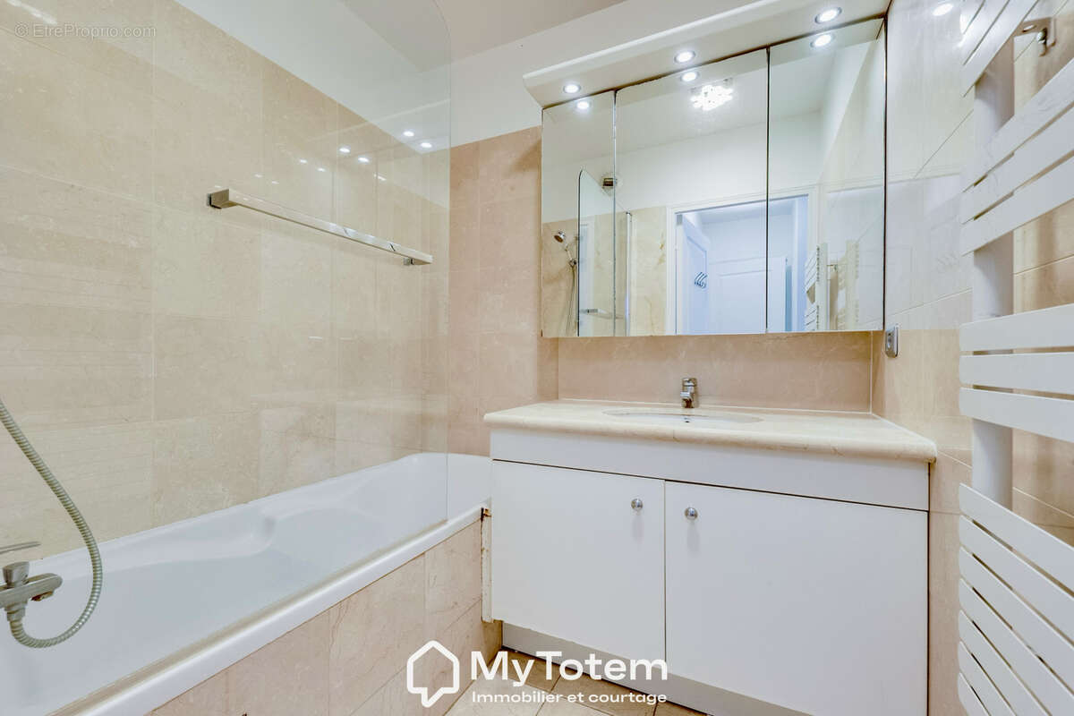 Appartement à LEVALLOIS-PERRET