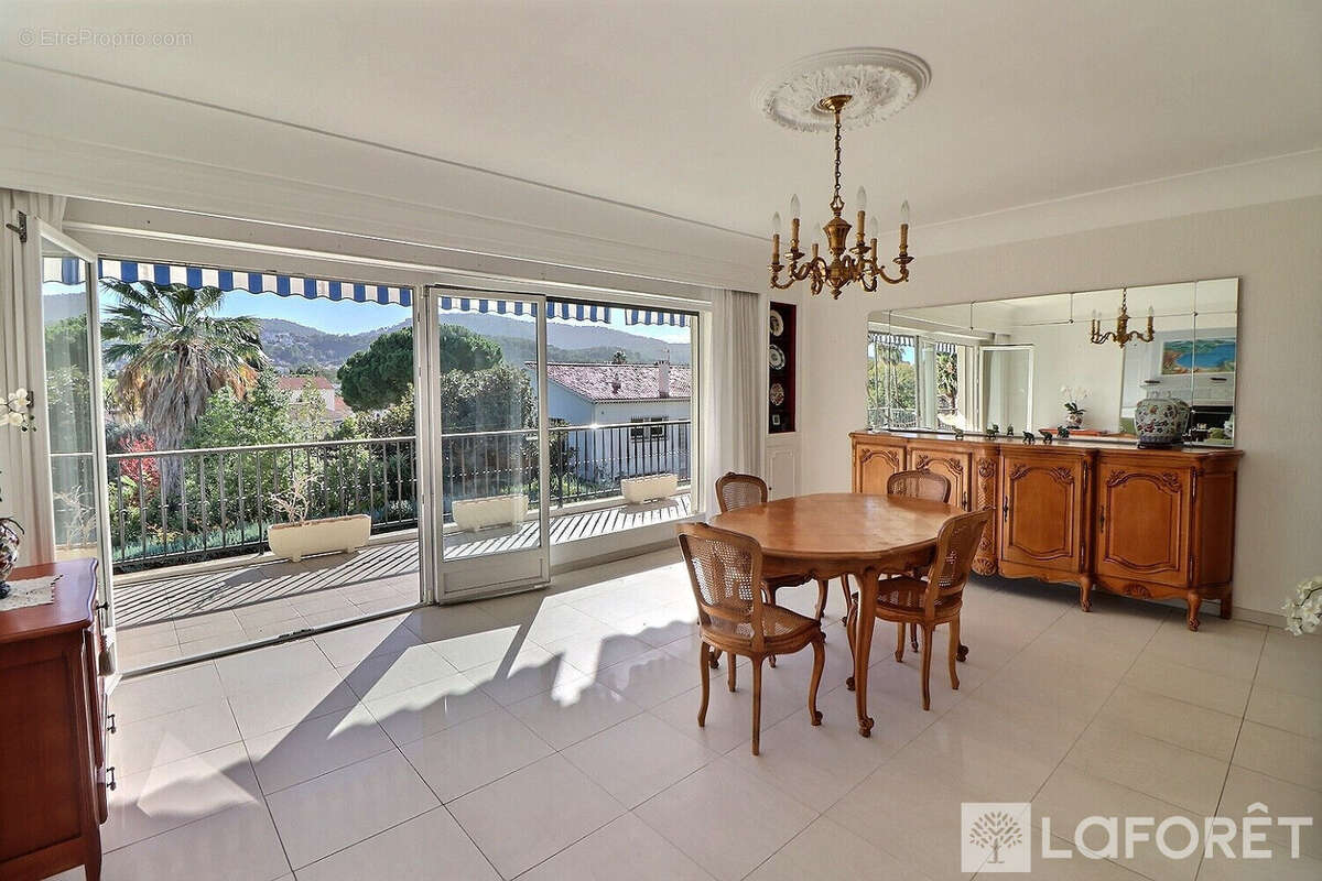 Appartement à HYERES