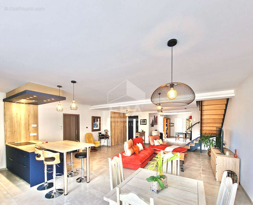 Maison à SAINT-JEAN-DE-LIVERSAY