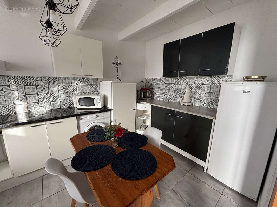 Maison à CROIX-CHAPEAU