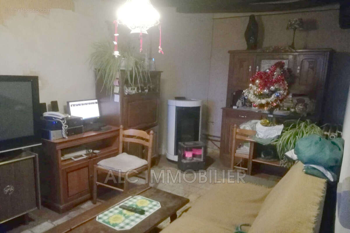 Maison 136 m² à Courgains  - photo 3