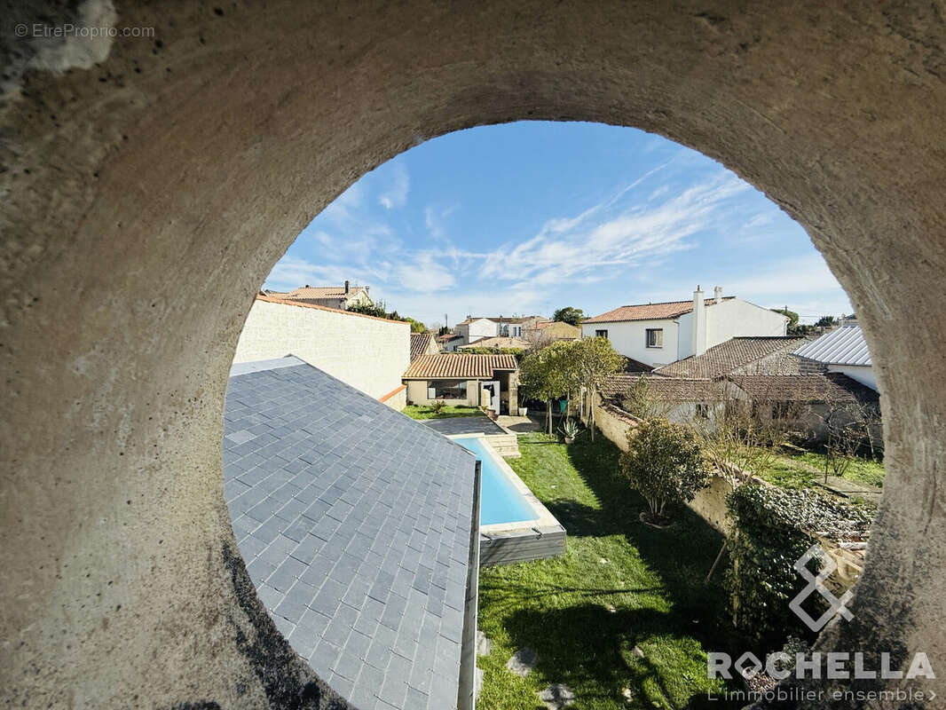 Maison à SAINT-JEAN-D'ANGELY