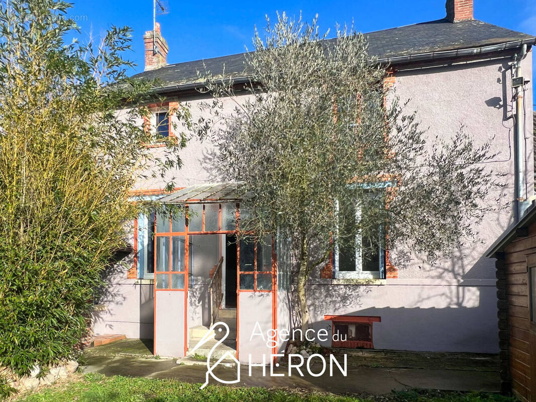 Photo 1 - Maison à BEAUMONT-DU-GATINAIS