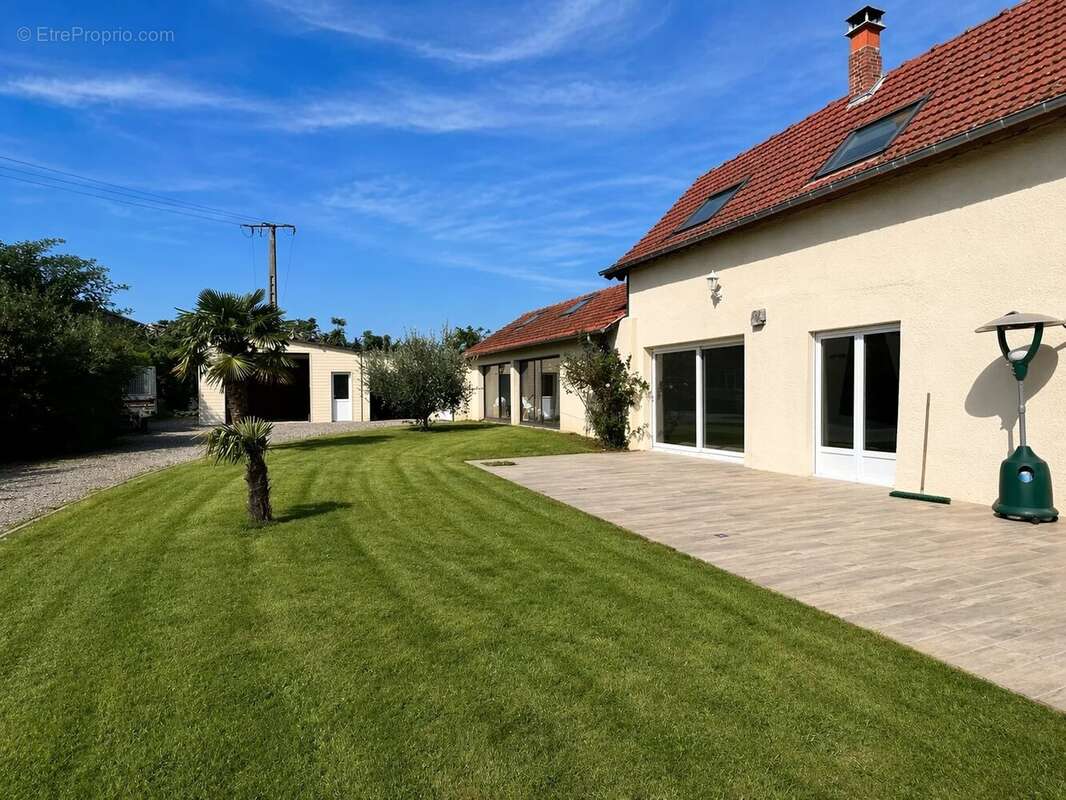 Maison à GAILLARDBOIS-CRESSENVILLE