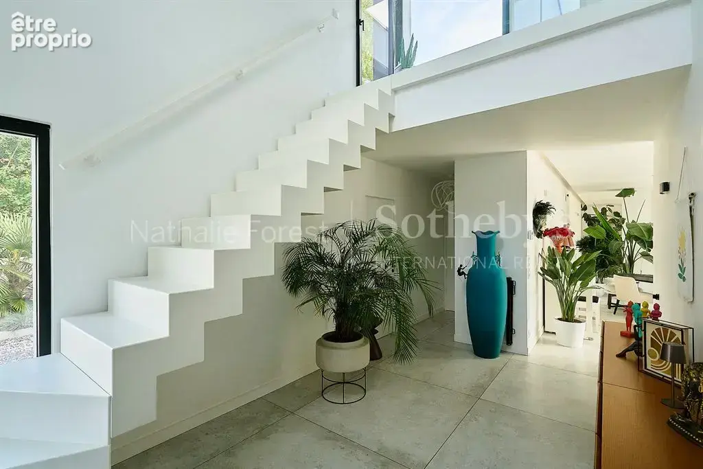 Mouvaux résidentiel , splendide maison cubique , 5 ch , bureau , garage sur 1344 m2 de terrain . - photo 14