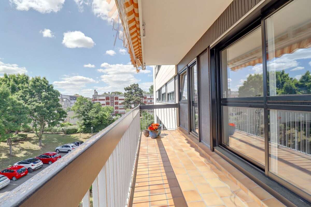 Appartement à VERNEUIL-SUR-SEINE