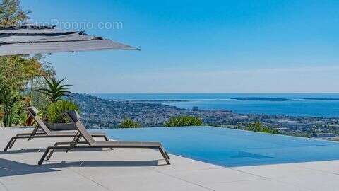 Maison à MANDELIEU-LA-NAPOULE