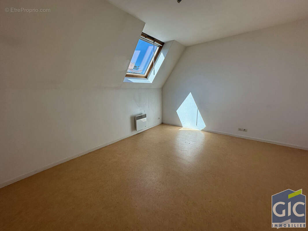 Appartement à PORT-EN-BESSIN-HUPPAIN
