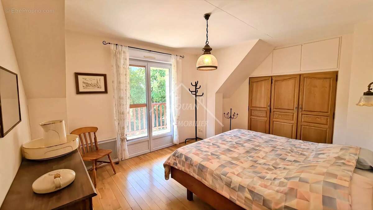 Belle propriété de campagne sur 6 697 m² à Autry-Issards - photo 10