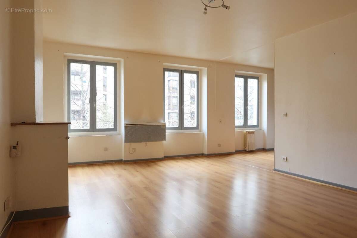 Appartement à SAINT-ETIENNE