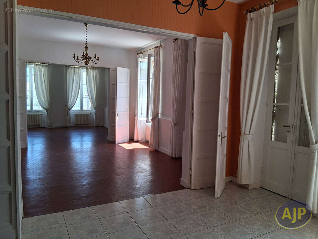 Maison à SAINT-ESTEPHE