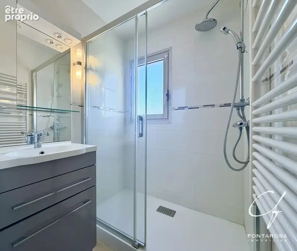 Fréjus-plage – 50 m de la mer – studio avec coin nuit et terrasse - photo 7
