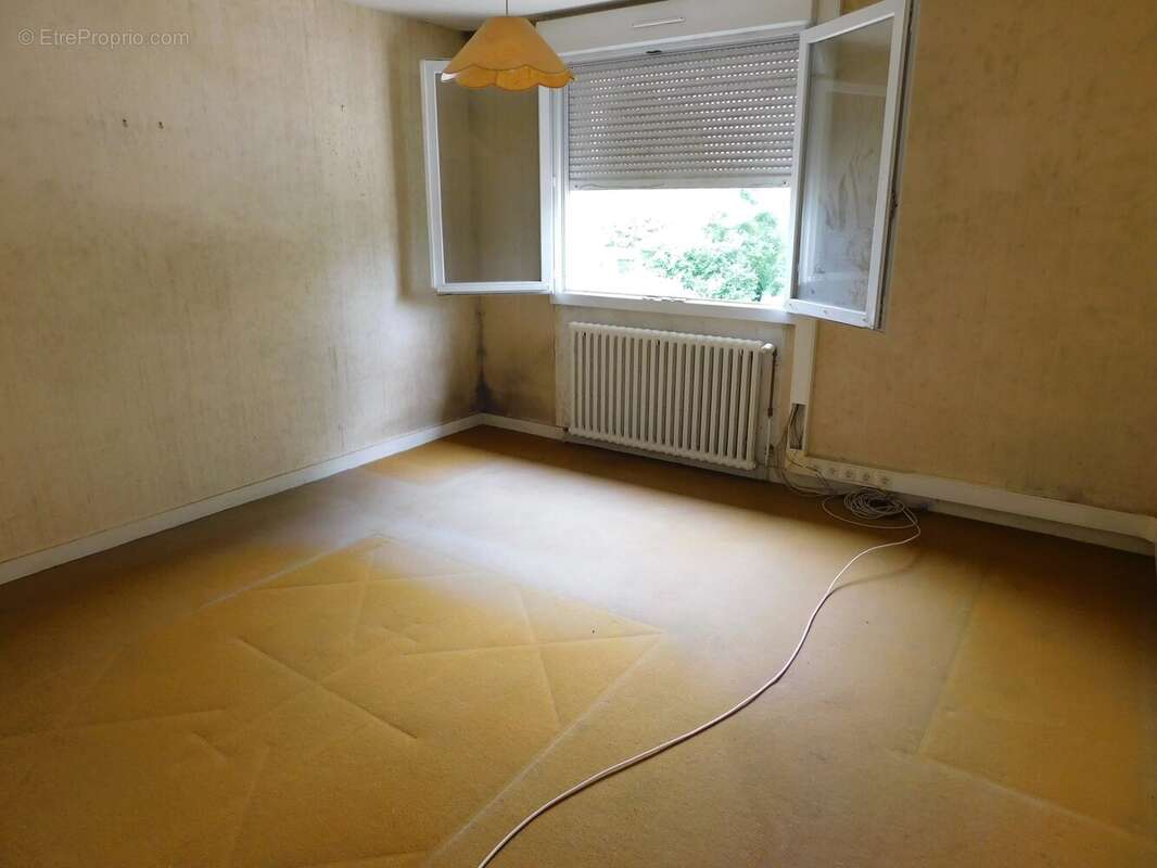 Maison à CLEDEN-POHER