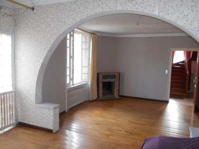 Maison à PLUSSULIEN