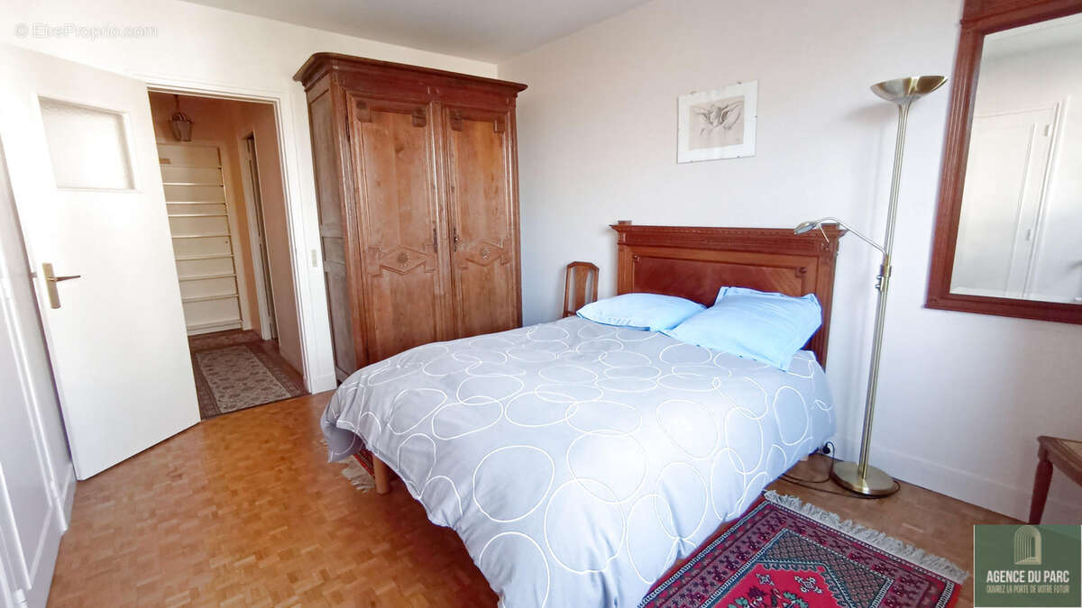 Appartement à VILLE-D'AVRAY