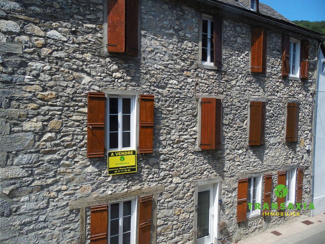 Maison à SAINT-LARY