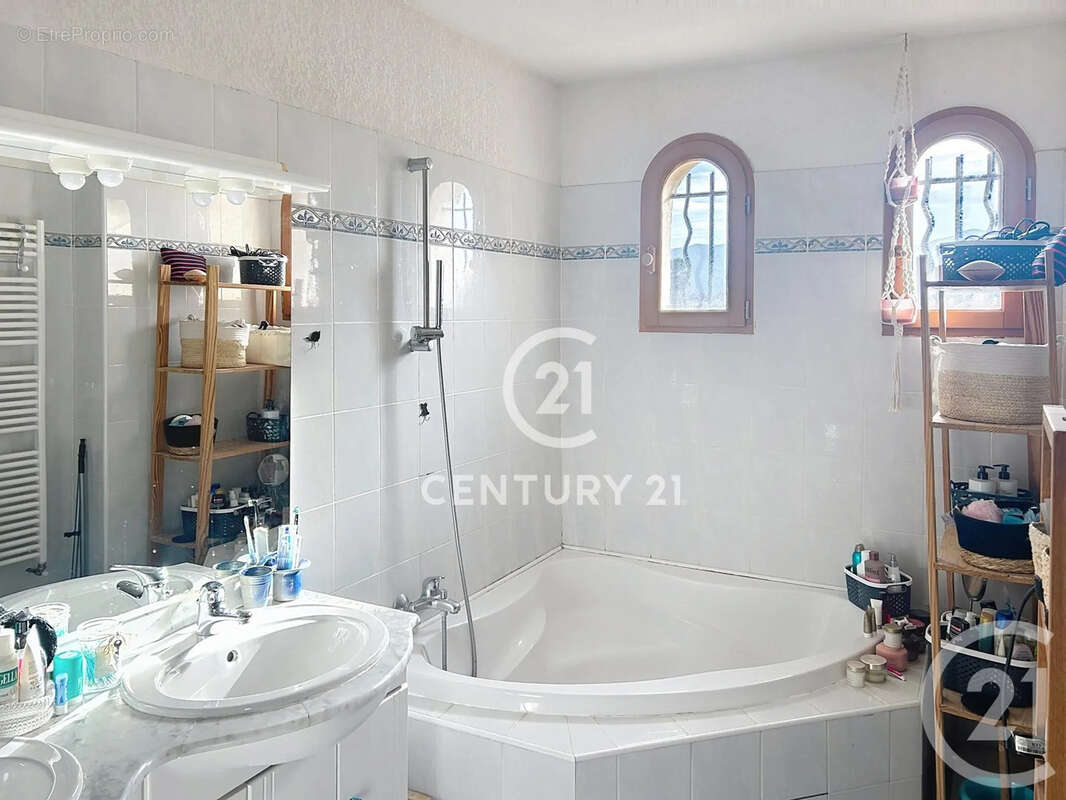 Maison à LATOUR-BAS-ELNE