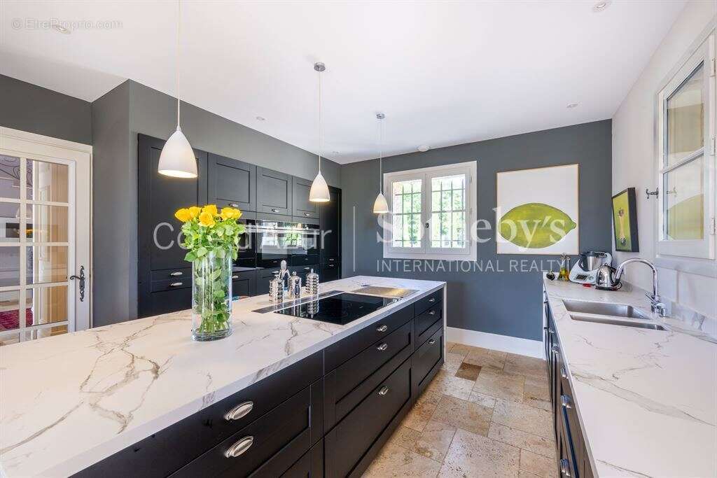 Maison à TOURRETTES