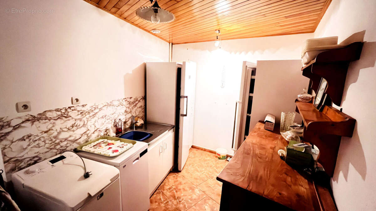 Maison à MONTOULIERS