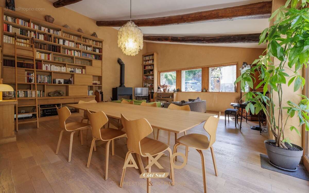 Pays de forcalquier - lurs - bastide - 518 m² - 8 chambres - piscine - salle de concert - parc 3 ha - 1 870 000  - photo 4