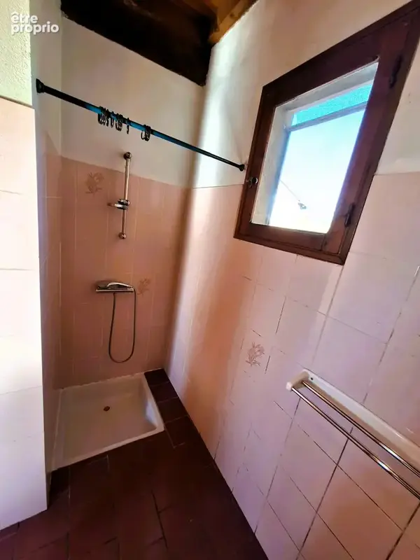  À VENDRE – Maison ancienne de 76 m² avec 2 chambres, sous-sol et cour à Vergoignan - photo 12