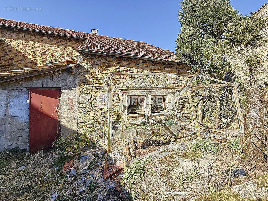 Maison à PREZ-SOUS-LAFAUCHE
