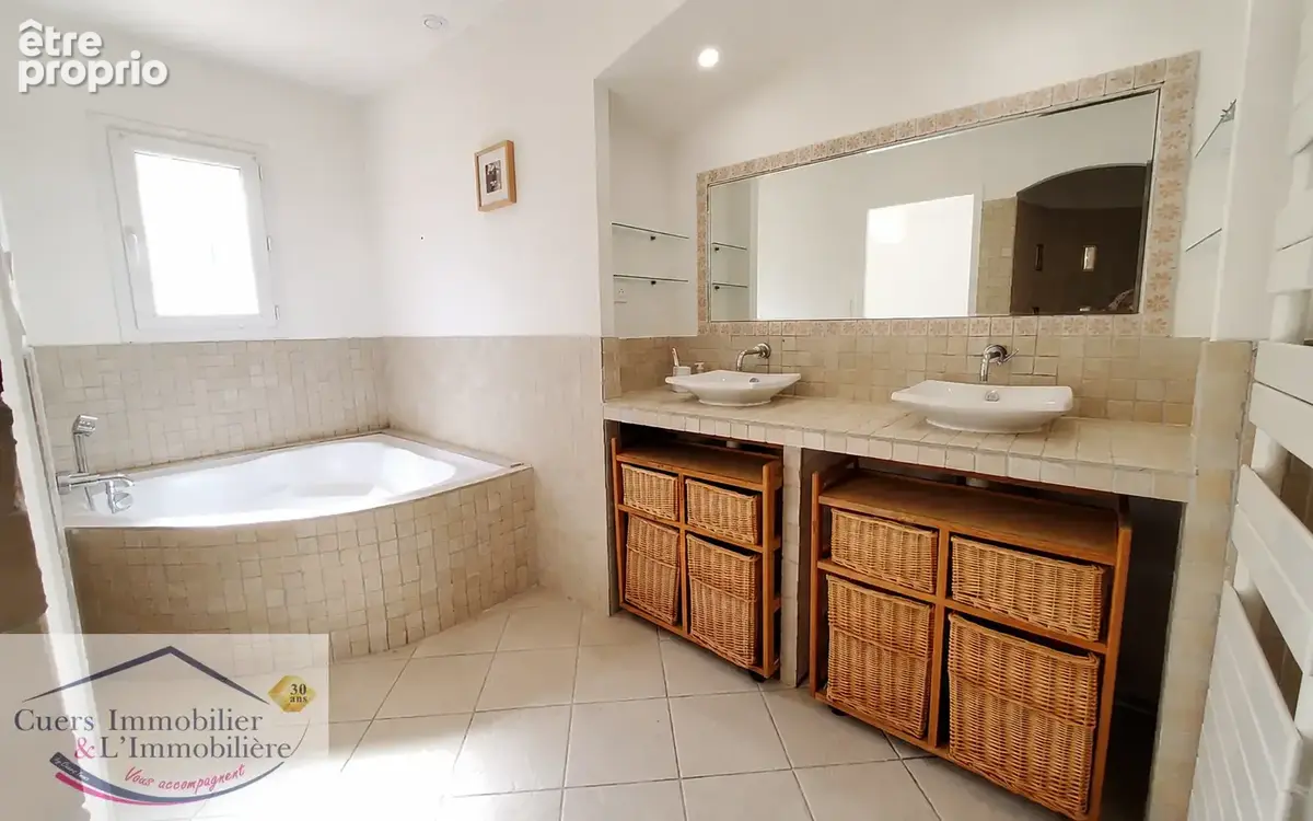 Cuers, villa T7 183m2 - photo 14