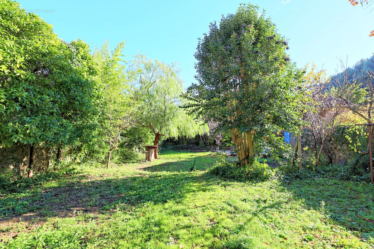 Maison à SOLLIES-TOUCAS