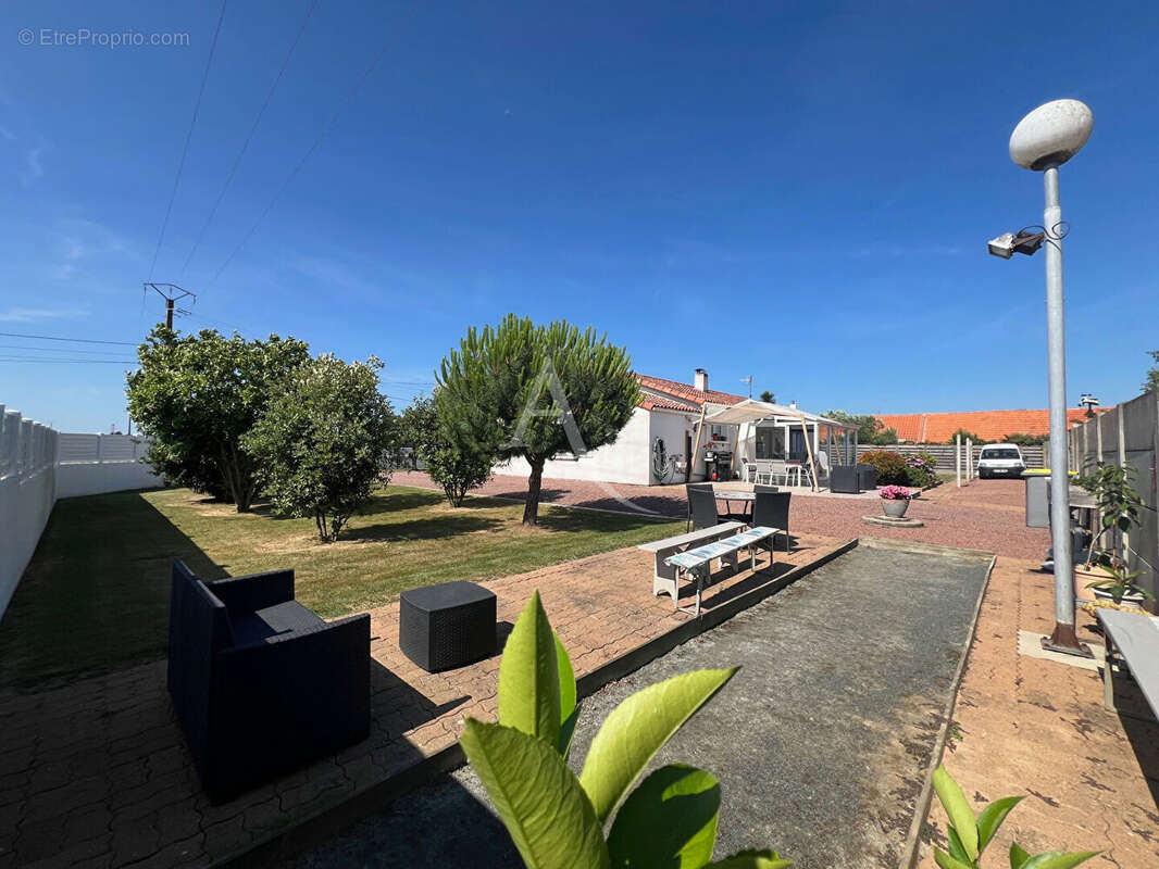 Maison Longeville sur mer 5 pièce(s) 117 m2 - photo 17