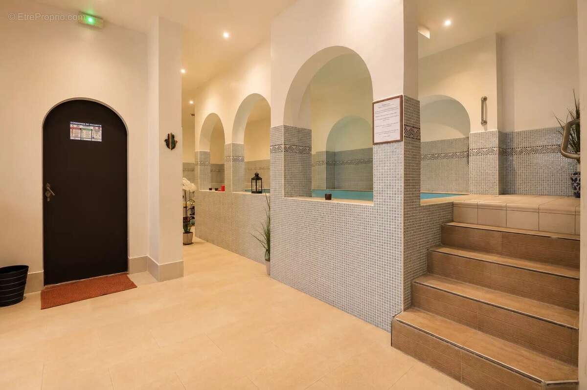 Appartement 241 m² à Maurepas  - photo 12