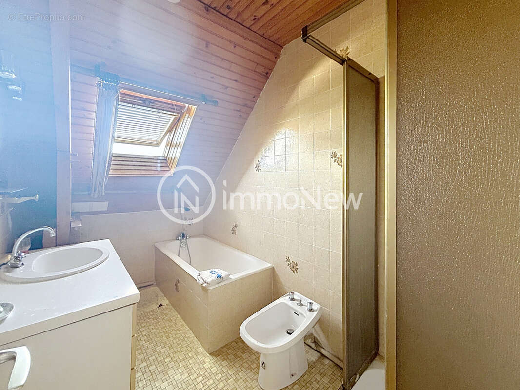 MAISON KAIRON PLAGE - 6 Pièces - 128m2 habitable - Sous-sol complet - - photo 10