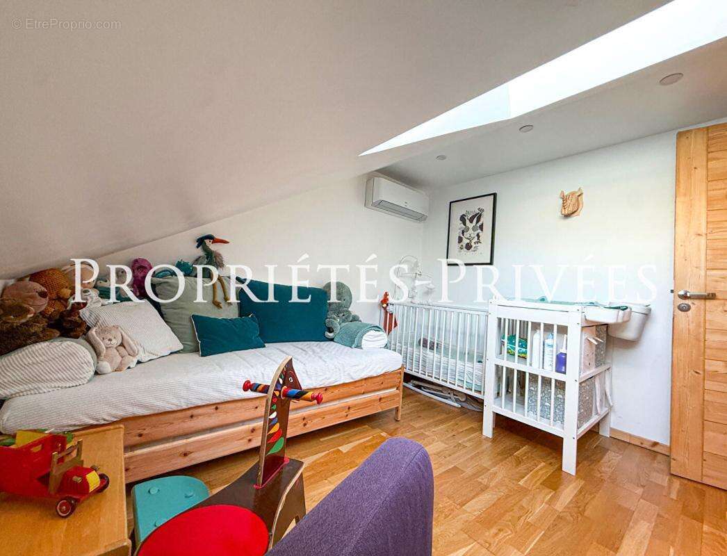 Maison de charme de 80 m2 rénovée à Joinville-le-Pont - photo 11