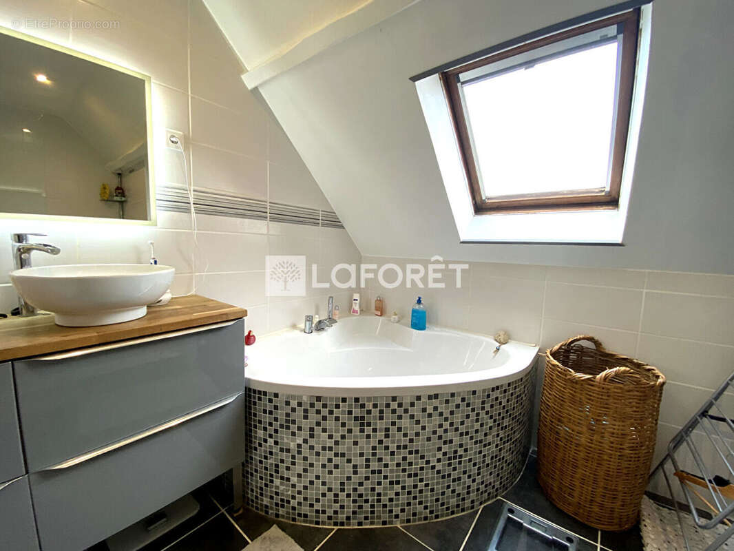 Maison à VIRY-CHATILLON