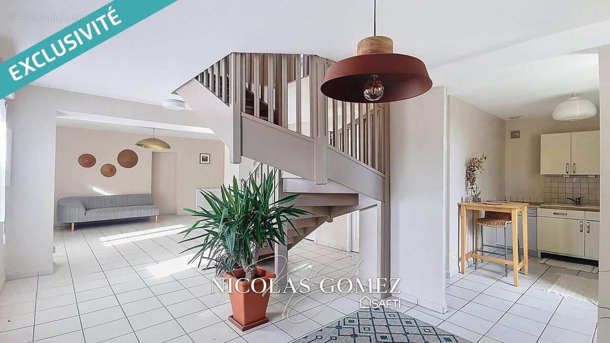 Photo 6 - Appartement à NEUVILLE-SUR-SAONE