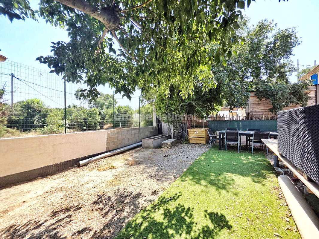 Maison de plain-pied rénovée,  80 m² , Miramas (13140) - photo 12