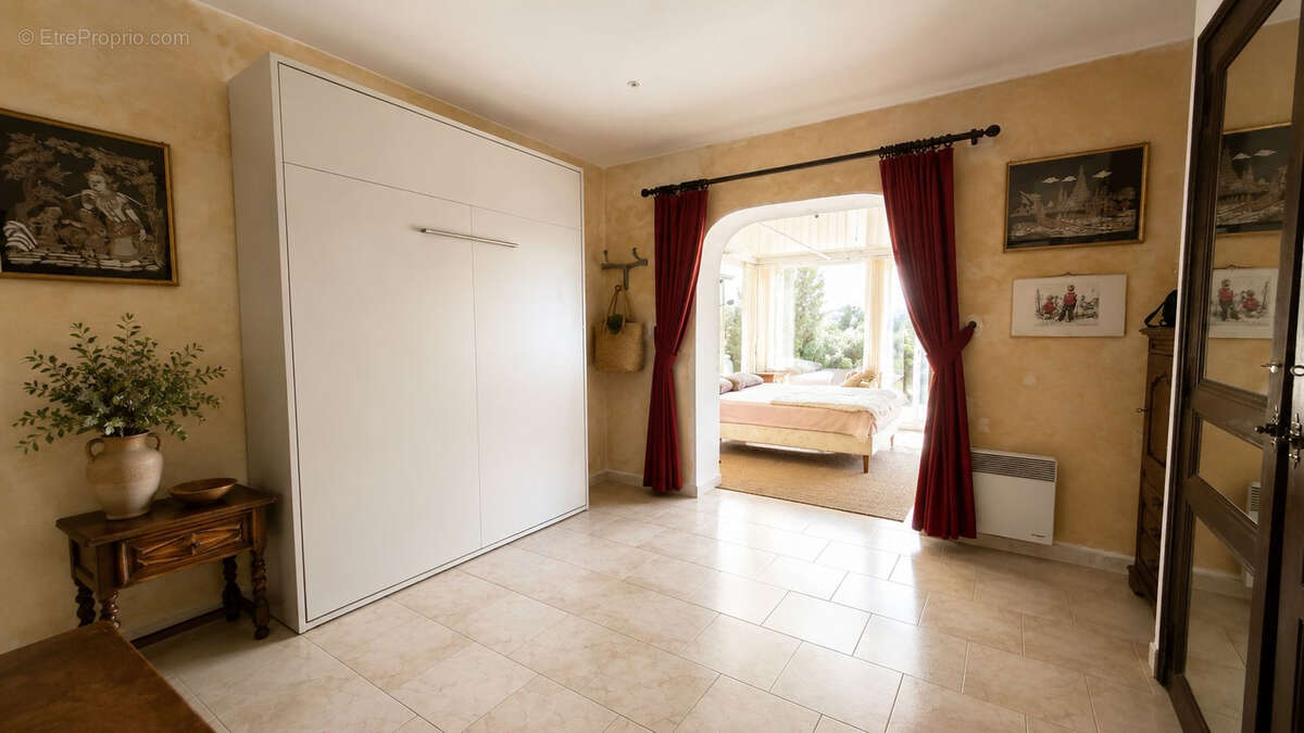 Maison à LES ISSAMBRES