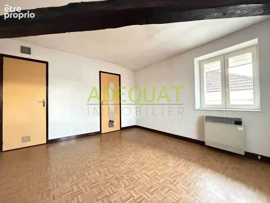 BOURGOIN JALLIEU 'RUE PIETONNE', appartement de type 2 en duplex… - photo 10
