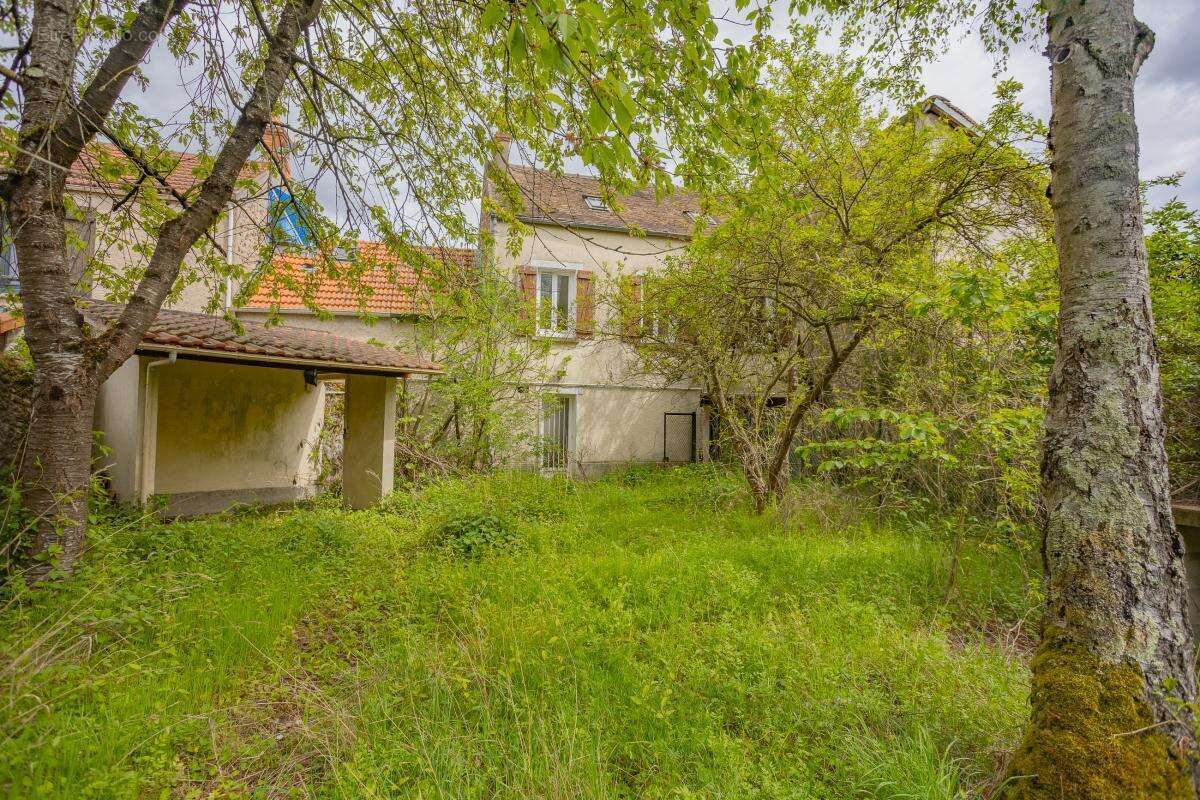 Deux maisons - 164 m² - Ormoy (91) - photo 11