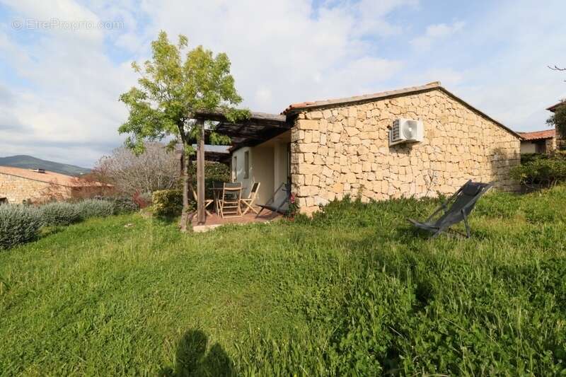 Exclusivité - T2 rénové, vue panoramique mer, montagne, en Corse du Sud (20) - photo 30
