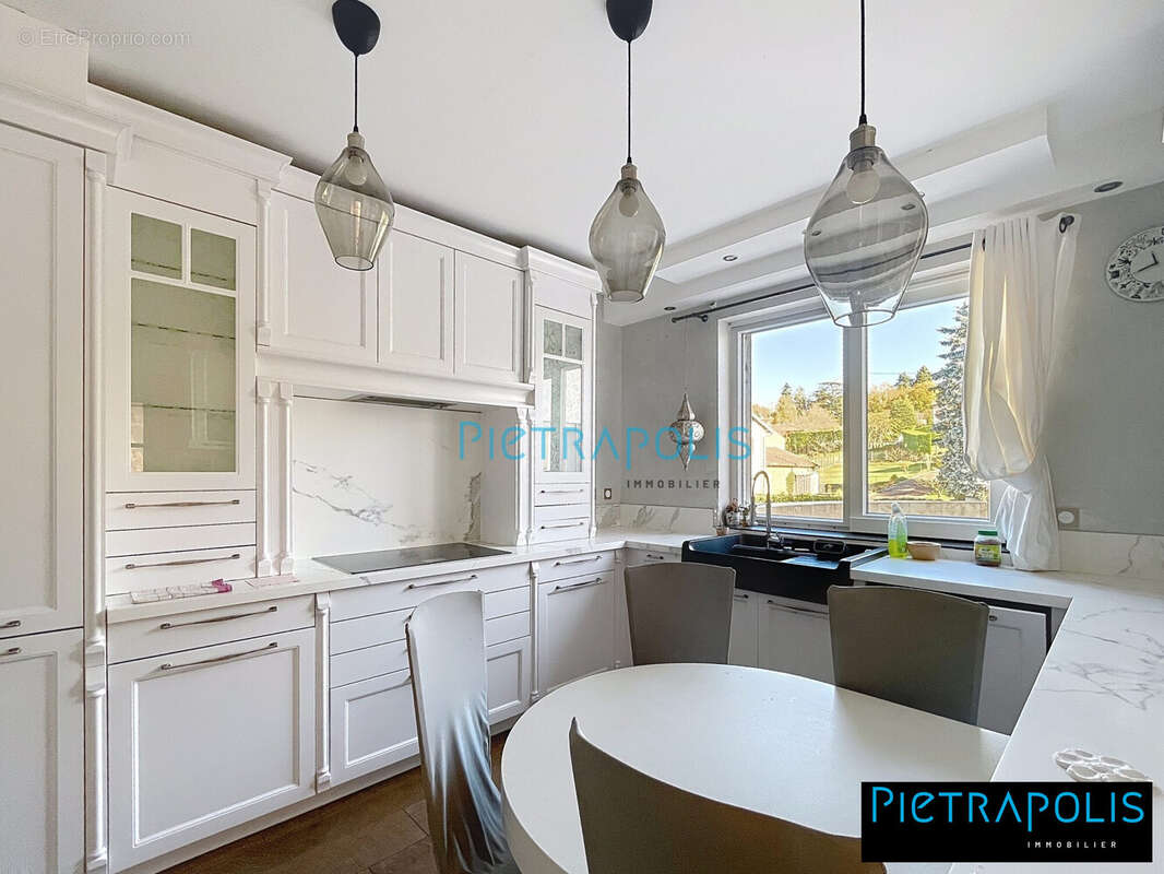 Maison à MONTMERLE-SUR-SAONE