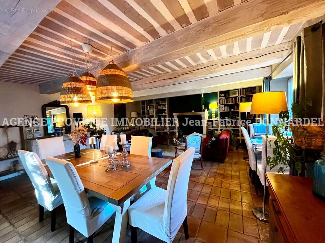 Maison à SUZE-LA-ROUSSE