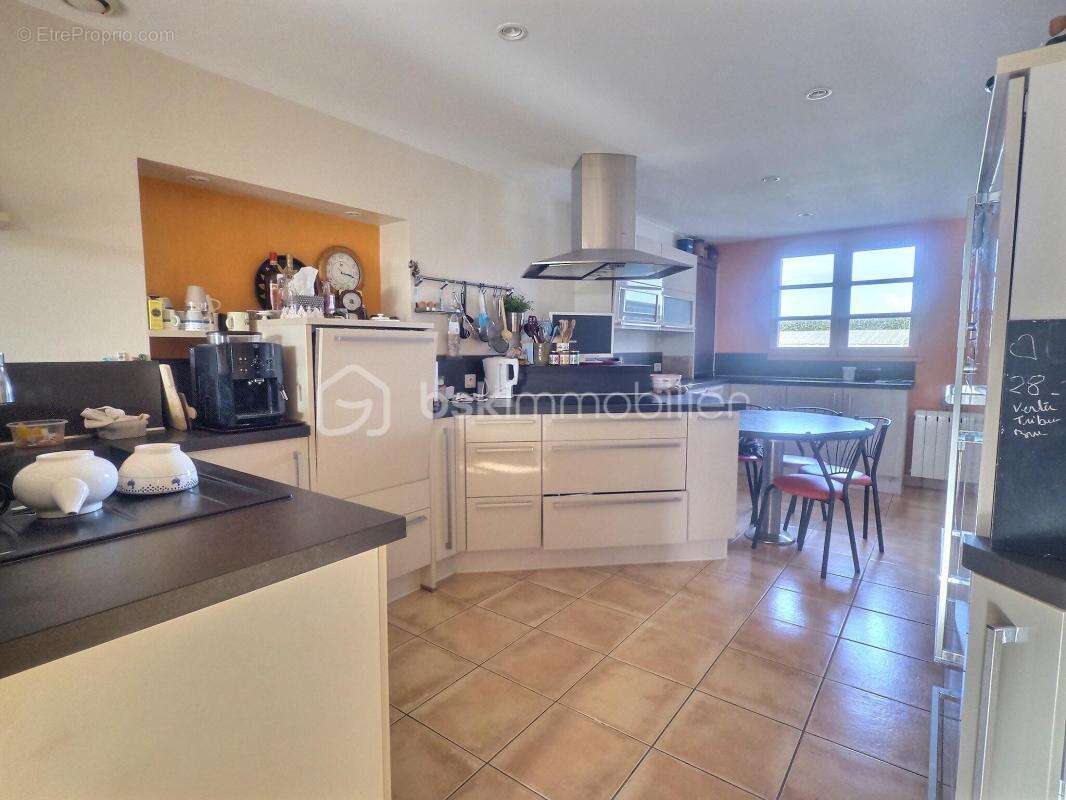Saint-gervais – maison familiale de plain-pied, 3 chambres, bureau et terrain piscinable de 4 000 m² - photo 5