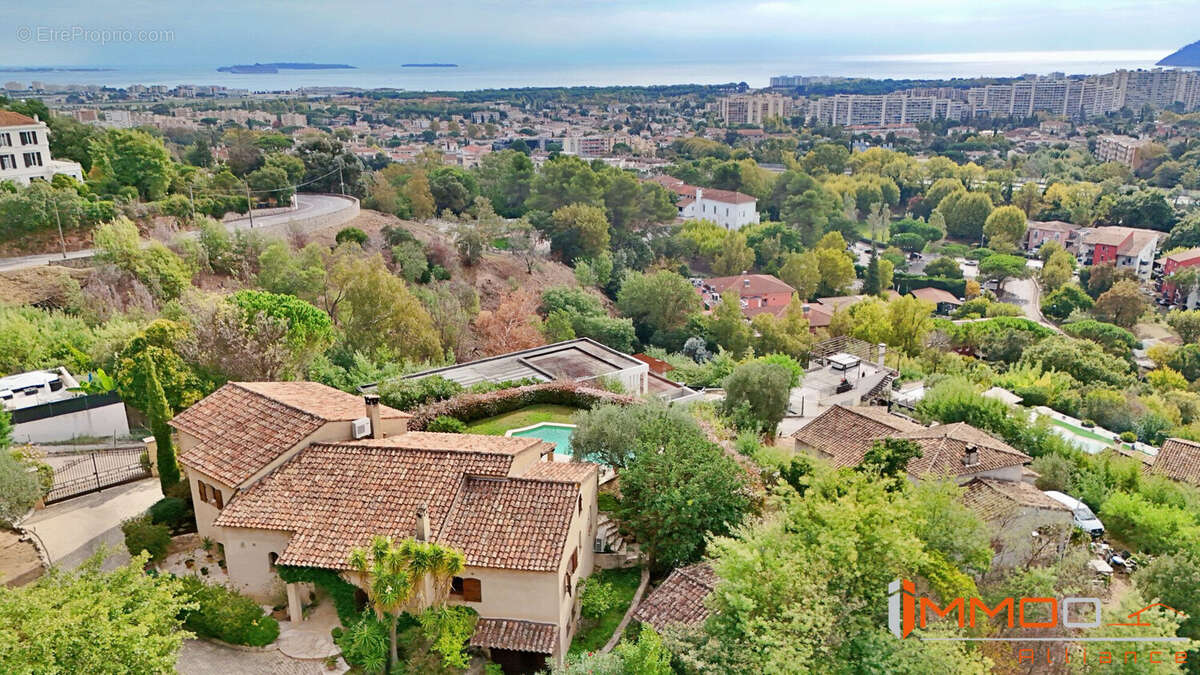 Maison à MANDELIEU-LA-NAPOULE