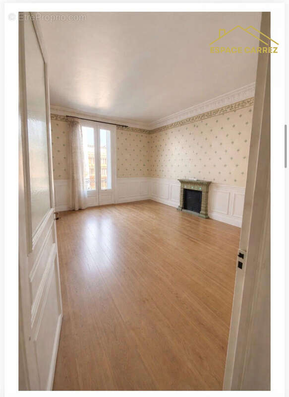 Appartement à LES LILAS