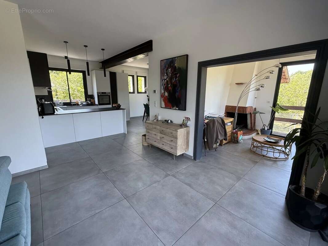 Superbe maison coup de coeur T5 avec piscine située à Nogaro - photo 4