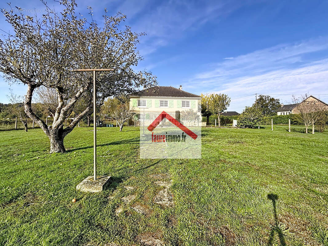 Maison à SAINT-VIANCE