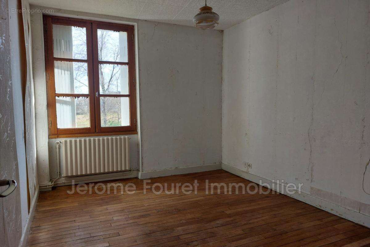 Maison à EGLETONS