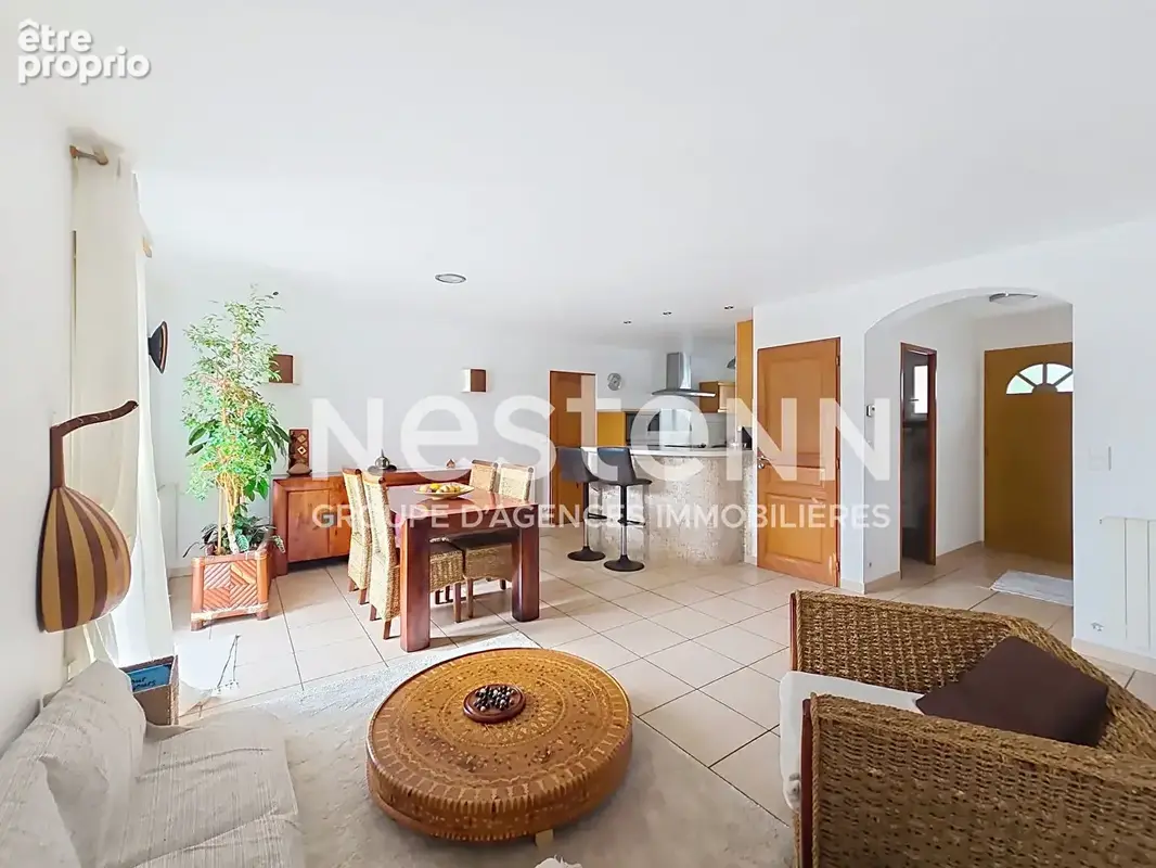 Maison de plain-pied,  4 pièces, 101 m² habitables, Jardin clos avec piscine - photo 5
