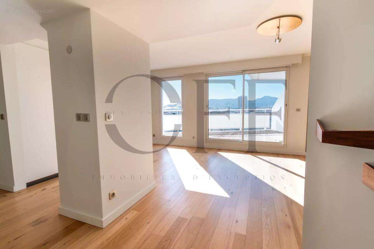 Appartement à MARSEILLE-8E